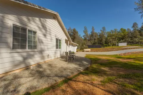 20590 Terri Lee, Redding, CA 96003 photo 8