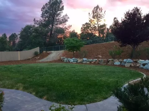 4642 Nantucket Dr, Redding, CA 96001 photo 3