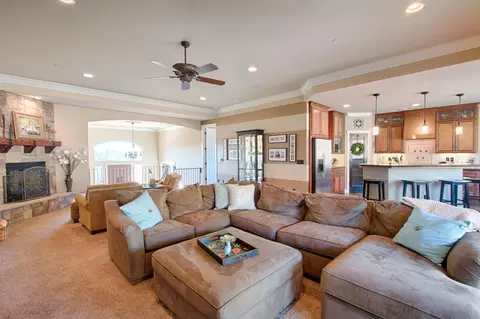 4642 Nantucket Dr, Redding, CA 96001 photo 9