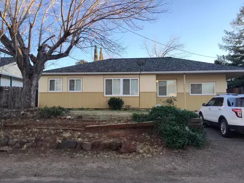1102 3rd St, Redding, CA 96002 photo 1