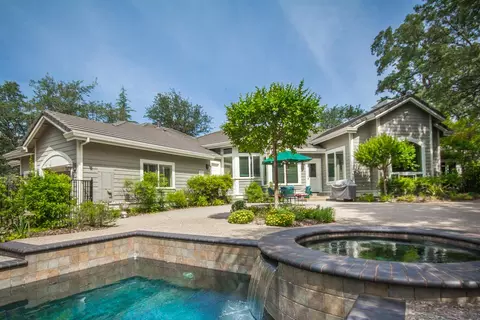 19709 Escada Ct, Redding, CA 96003 photo 2