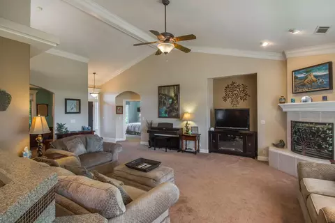 3297 Stanford Dr, Redding, CA 96003 photo 4
