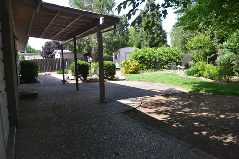 3720 Riverview Dr, Redding, CA 96001 photo 5