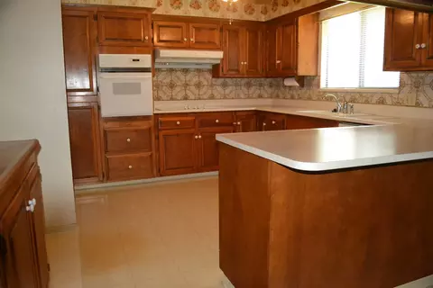 3720 Riverview Dr, Redding, CA 96001 photo 3