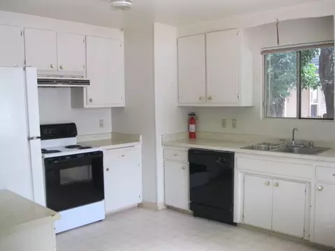 1605 Willis St, Redding, CA 96001 photo 3