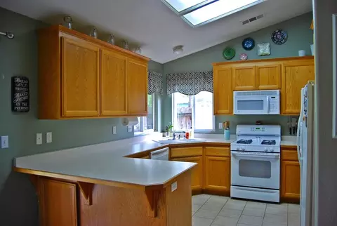 1910 Heller Ln, Redding, CA 96001 photo 5
