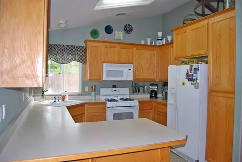 1910 Heller Ln, Redding, CA 96001 photo 6