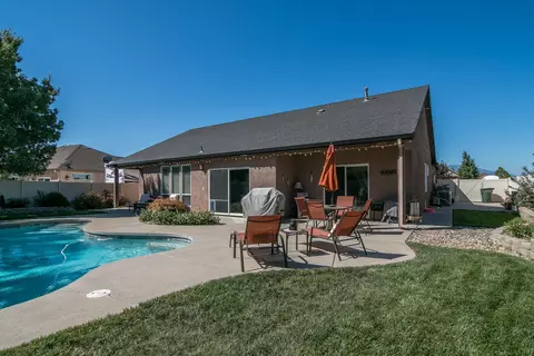 569 El Mango Dr, Redding, CA 96003 photo 21