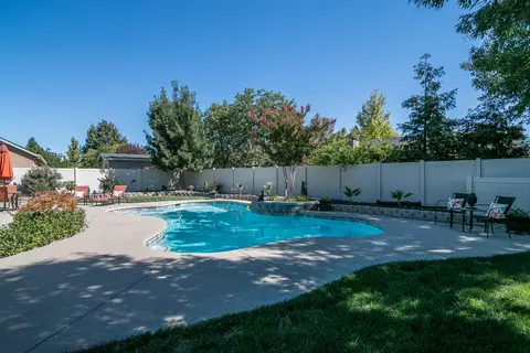 569 El Mango Dr, Redding, CA 96003 photo 22