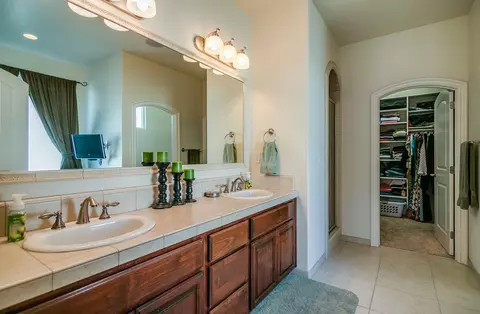 569 El Mango Dr, Redding, CA 96003 photo 18