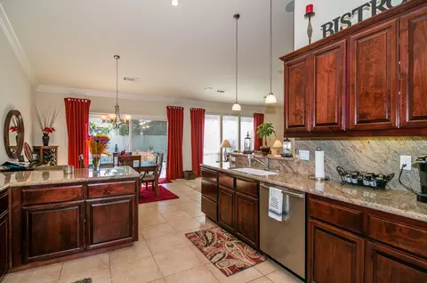 569 El Mango Dr, Redding, CA 96003 photo 3