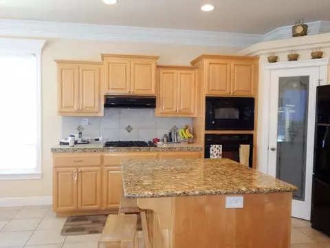 408 Amherst Pl, Redding, CA 96003 photo 4