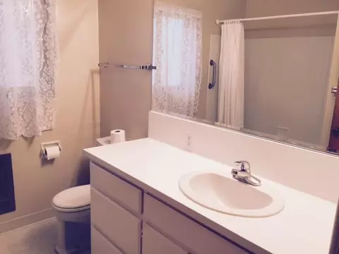 2141 Oxford Rd, Redding, CA 96002 photo 9