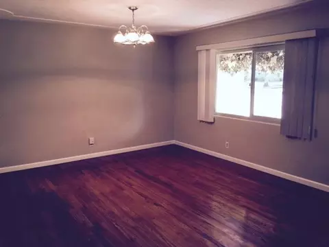 2141 Oxford Rd, Redding, CA 96002 photo 2