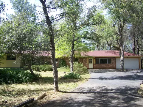 10101 Sandy Ln, Redding, CA 96001 photo 3