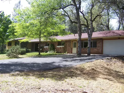 10101 Sandy Ln, Redding, CA 96001 photo 2