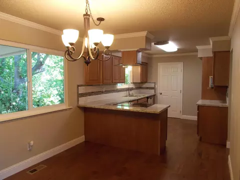 404 Woodacre Dr, Redding, CA 96002 photo 12