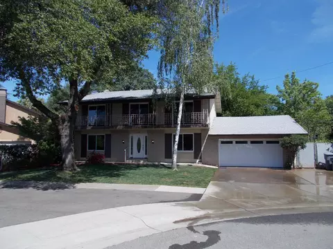 404 Woodacre Dr, Redding, CA 96002 photo 1