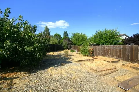 341 Travertine Ct, Redding, CA 96003 photo 17