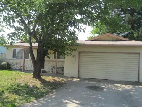 2493 Wilson Ave, Redding, CA 96002 photo 1