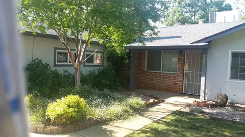 2220 Belladonna St, Redding, CA 96002 photo 3