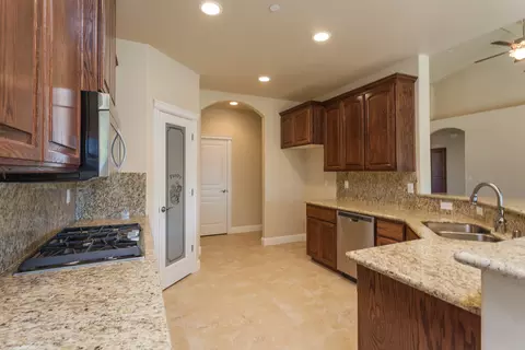 3250 Miramar Way, Redding, CA 96001 photo 6