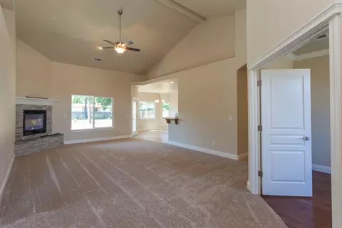 3250 Miramar Way, Redding, CA 96001 photo 4