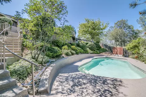 898 Cardiff Ct, Redding, CA 96003 photo 38