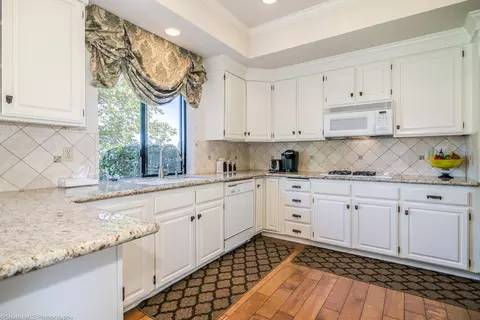 898 Cardiff Ct, Redding, CA 96003 photo 5