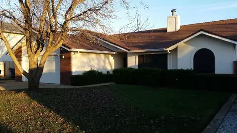 2137 Hacienda St, Redding, CA 96003 photo 1