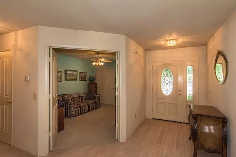 4143 Saratoga Dr, Redding, CA 96002 photo 4