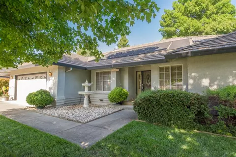 4143 Saratoga Dr, Redding, CA 96002 photo 2