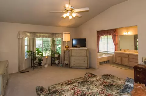 4143 Saratoga Dr, Redding, CA 96002 photo 15