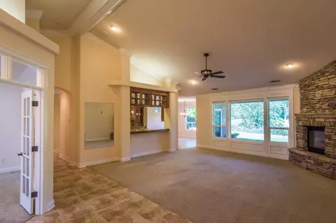 3923 Eagle, Redding, CA 96001 photo 5