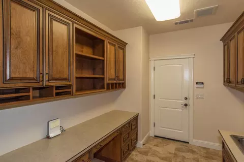 3923 Eagle, Redding, CA 96001 photo 28