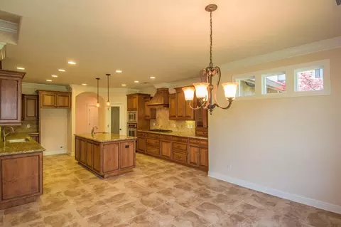 3923 Eagle, Redding, CA 96001 photo 14