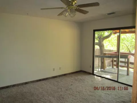 325 Rosewood Dr, Redding, CA 96003 photo 9