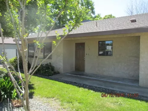 325 Rosewood Dr, Redding, CA 96003 photo 2