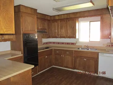325 Rosewood Dr, Redding, CA 96003 photo 8