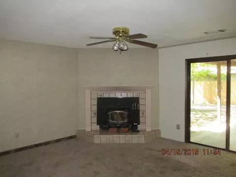 325 Rosewood Dr, Redding, CA 96003 photo 6