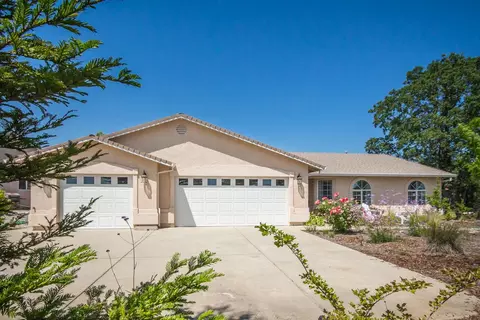 916 Collyer Dr, Redding, CA 96003 photo 1