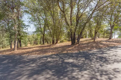 20745 Bernard, Redding, CA 96003 photo 4