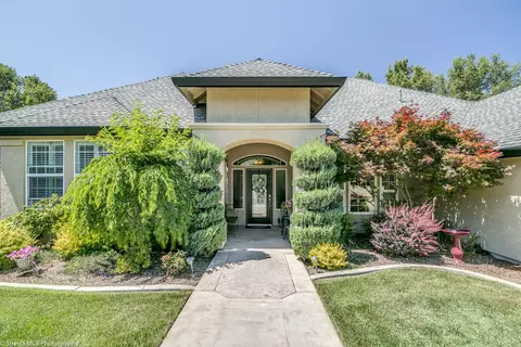 4806 Saint Charles Dr, Redding, CA 96002 photo 1