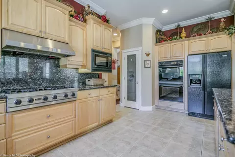4806 Saint Charles Dr, Redding, CA 96002 photo 16