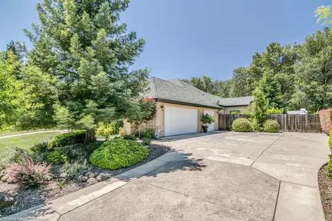 4806 Saint Charles Dr, Redding, CA 96002 photo 10