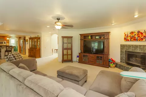 6757 Aldea Ct, Redding, CA 96002 photo 13