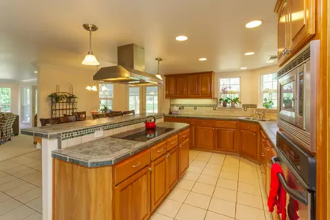 6757 Aldea Ct, Redding, CA 96002 photo 9