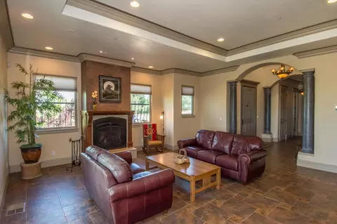 898 Palatine Ct, Redding, CA 96001 photo 5