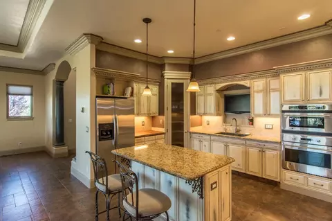 898 Palatine Ct, Redding, CA 96001 photo 7