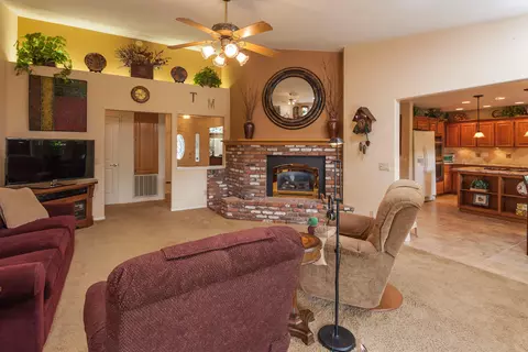4167 Saratoga Dr, Redding, CA 96002 photo 4